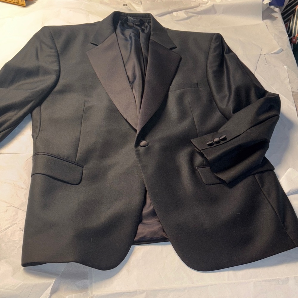 Jos. A. Bank Signature Series Men’s 42S Black Tuxedo Jacket New Without Tags